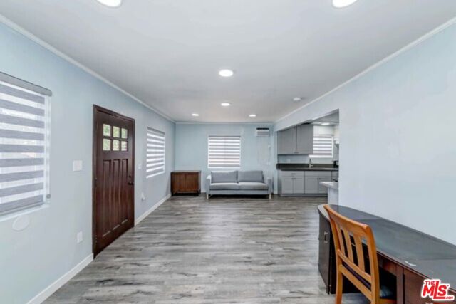 1726 W 37th Place, Los Angeles CA: https://media.crmls.org/mediaz/a18009f6-3d90-488b-8d5b-f221389f3141.jpg