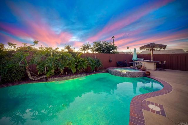 4410 Charger Boulevard, San Diego CA: https://media.crmls.org/mediaz/a180b5aa-b666-435c-8208-b5b0aae92d04.jpg