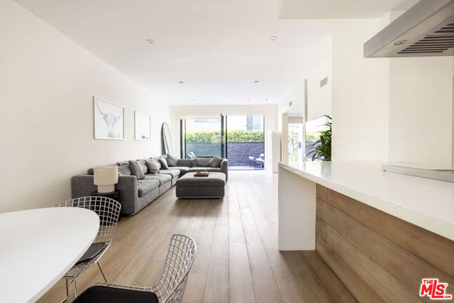 1823 N Fuller Avenue, Los Angeles CA: https://media.crmls.org/mediaz/a1817f01-201d-4b47-9c7c-c0d1b956d089.jpg