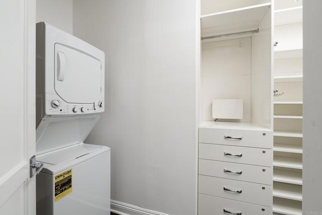 Detail Gallery Image 18 of 36 For 611 Stratford Ct, Del Mar,  CA 92014 - 2 Beds | 3/1 Baths