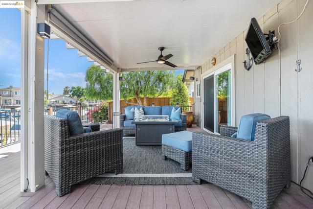 737 Willow Lake Rd, Discovery Bay CA: https://media.crmls.org/mediaz/a181d20f-0788-47b6-950e-24444b9b5505.jpg