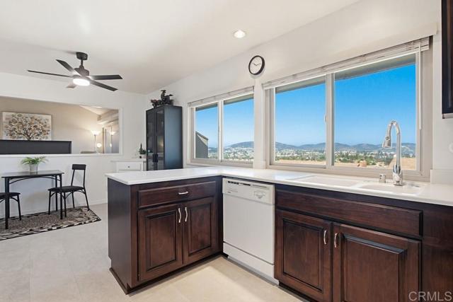 Detail Gallery Image 15 of 46 For 17347 Plaza Maria, San Diego,  CA 92128 - 2 Beds | 2 Baths