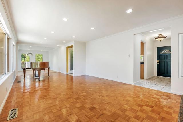 17 Muth Drive, Orinda CA: https://media.crmls.org/mediaz/a182604b-d087-435a-a346-10c66ff72bdf.jpg