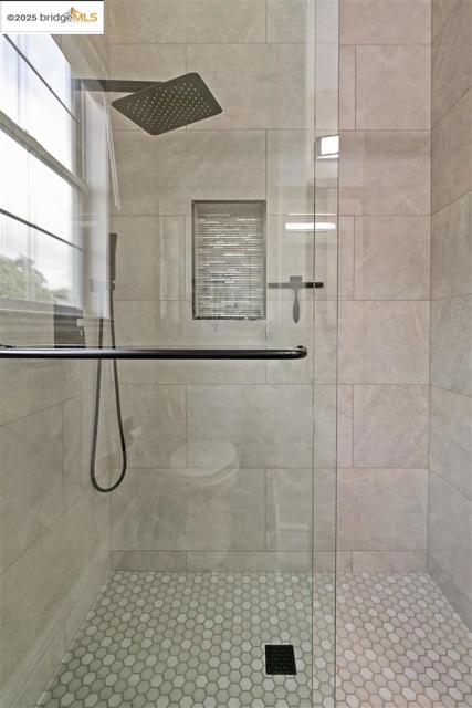 3266 Congressional Cir, Fairfield CA: https://media.crmls.org/mediaz/a182a059-3167-42c3-ba96-417a71d9c91a.jpg