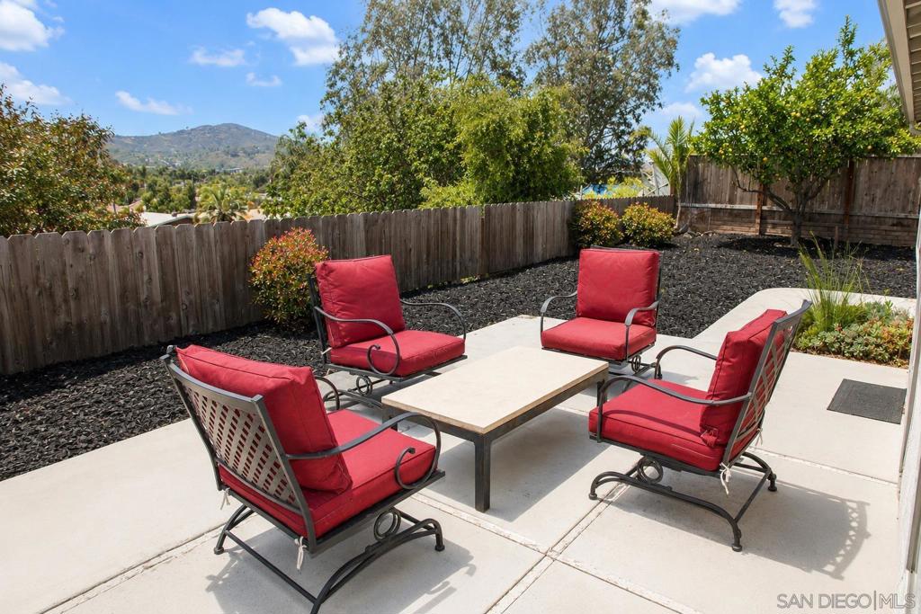 1021 Hazen - photo 8