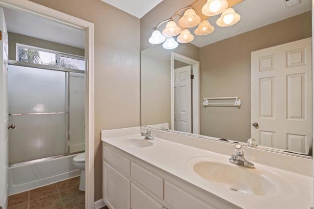 1258 De Cunha Court, Salinas CA: https://media.crmls.org/mediaz/a1832318-3536-4b61-8ab8-b03532a04243.jpg