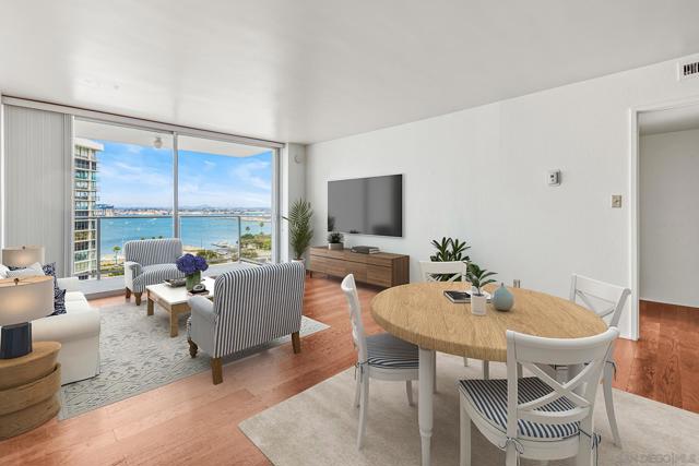 1830 Avenida Del Mundo, Coronado CA: https://media.crmls.org/mediaz/a183acb1-da7f-40af-b8ce-e28b476dfffb.jpg