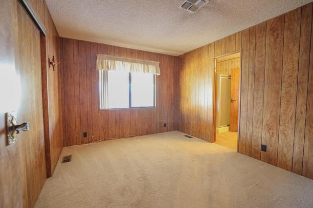 33321 Laura Drive, Thousand Palms CA: https://media.crmls.org/mediaz/a18423bb-de27-4fd1-b225-78819f8b6de0.jpg