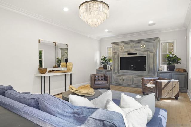13459 Ginger Glen Dr, San Diego CA: https://media.crmls.org/mediaz/a184240c-ca15-4655-9c3e-e1367844d14f.jpg