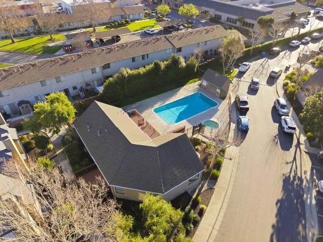 251 Gibson Drive, Hollister CA: https://media.crmls.org/mediaz/a184682d-1bb8-448b-a1b8-3c273d3b17f1.jpg