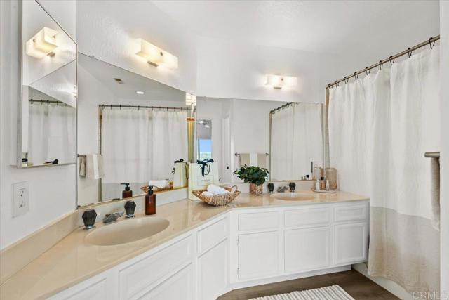 1435 Archwood Place, Escondido CA: https://media.crmls.org/mediaz/a1848c60-4c03-4e78-8b6d-db7c52734f4e.jpg