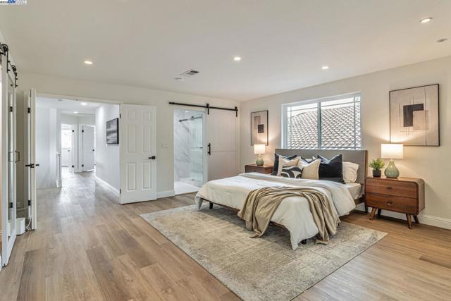 19052 Mount Lassen Drive, Castro Valley CA: https://media.crmls.org/mediaz/a184a11f-ba30-426a-8581-63f8bf3b48fb.jpg