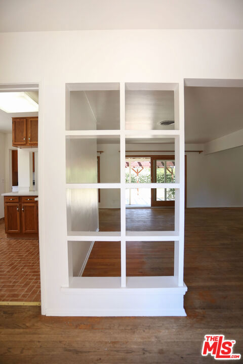 6915 Laramie Avenue photo 4