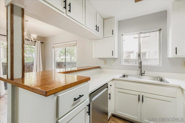 11313 Avenida De Los Lobos, San Diego CA: https://media.crmls.org/mediaz/a1861393-c788-4033-a06f-dffb7cd57f82.jpg