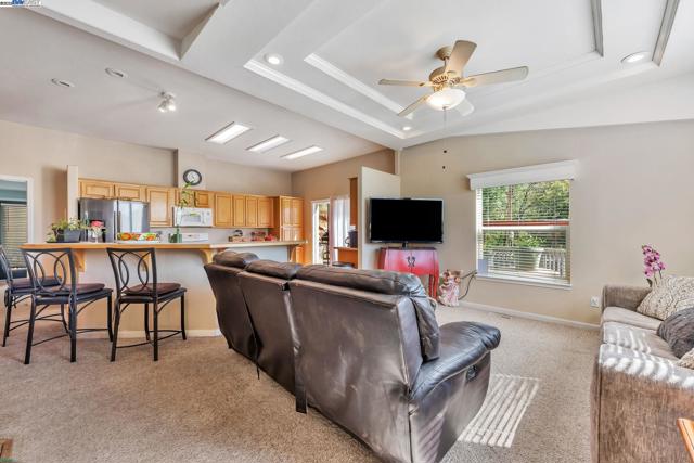 3698 Braden Road, Camino CA: https://media.crmls.org/mediaz/a18680c2-ddb6-4cc9-847e-09df67c36e9e.jpg