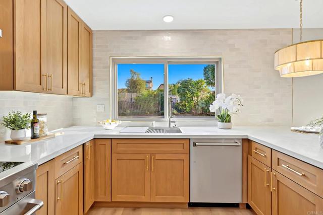 Detail Gallery Image 10 of 27 For 1109 Harwich Dr, San Marcos,  CA 92069 - 4 Beds | 2 Baths