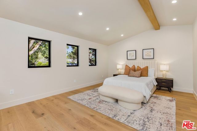 5305 Allott Avenue, Sherman Oaks CA: https://media.crmls.org/mediaz/a186ce83-fadf-4f6b-9d12-a06f22761098.jpg