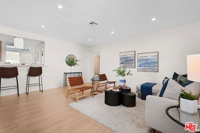 4113 Lincoln Avenue, Culver City CA: https://media.crmls.org/mediaz/a18733b4-2a92-4354-917b-d3ef63bd4909.jpg