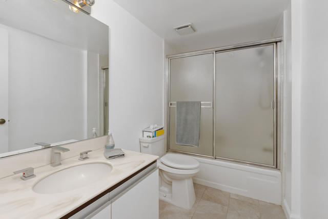 1334 Tiffany S Circle, Palm Springs CA: https://media.crmls.org/mediaz/a1874ad9-b374-4372-bae9-509e2051970c.jpg