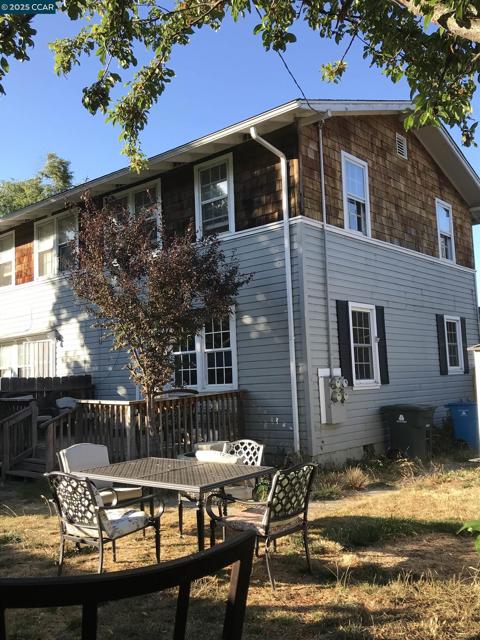 13 Werden St, Vallejo CA: https://media.crmls.org/mediaz/a187bec8-15ef-4a96-a5d8-ae89b8b5a8e6.jpg