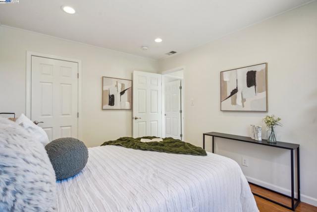 Image 24 of 55 For 14917 Berry Way