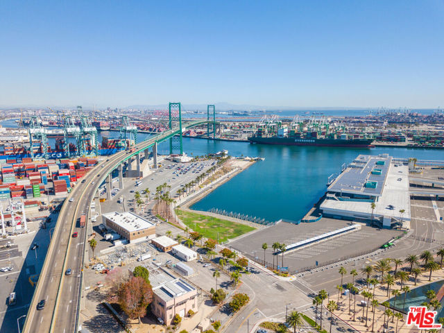 669 W Sepulveda Street, San Pedro CA: https://media.crmls.org/mediaz/a188b6a9-4c92-4698-b328-6b5dc3eab8ba.jpg