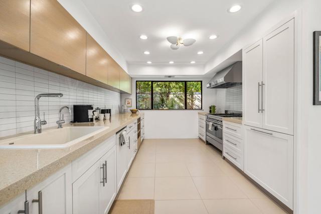 73717 Agave Lane, Palm Desert CA: https://media.crmls.org/mediaz/a189d2ce-85db-429d-9416-293a105ece9b.jpg