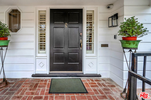 751 Westholme Avenue, Los Angeles CA: https://media.crmls.org/mediaz/a189e421-004e-4b88-99fa-cc3e5d478610.jpg