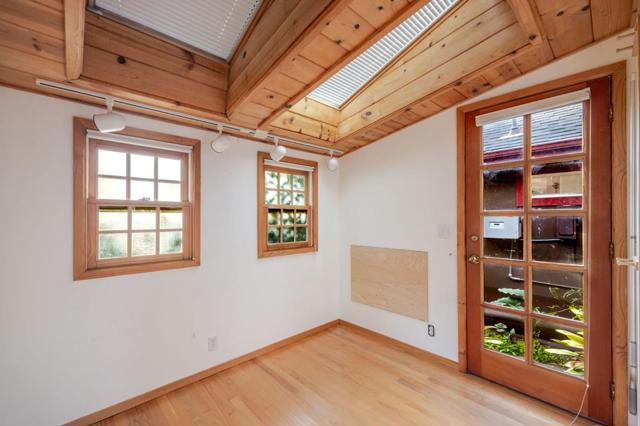 1009 Miramontes Street, Half Moon Bay CA: https://media.crmls.org/mediaz/a18ab186-3253-466f-ab01-a0cde705580c.jpg