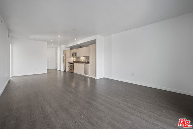 5800 Harold Way, Los Angeles CA: https://media.crmls.org/mediaz/a18b84ee-0cbe-4035-b4c3-c07d8e3a5aa3.jpg