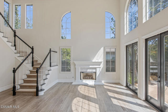 560 Granite Hills Street, Simi Valley CA: https://media.crmls.org/mediaz/a18c577d-150a-4eaa-80e5-99048b11b190.jpg