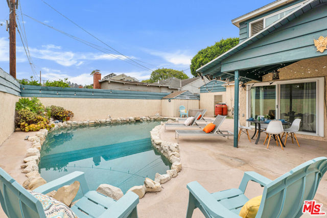 10945 Stever Street, Culver City CA: https://media.crmls.org/mediaz/a18cdc3a-2918-4c1f-82cd-436767dd9889.jpg