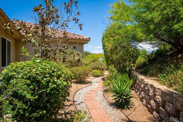 14106 Summit Crest, Escondido CA: https://media.crmls.org/mediaz/a18ce6db-9d56-49bf-ae7b-db7406b3ab37.jpg