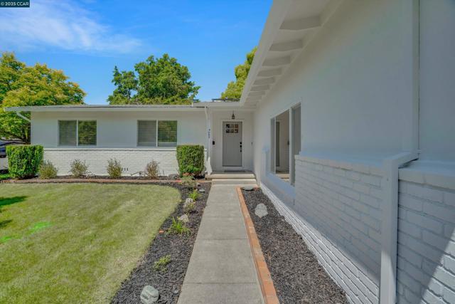 Image 3 of 34 For 4085 Sutro Dr