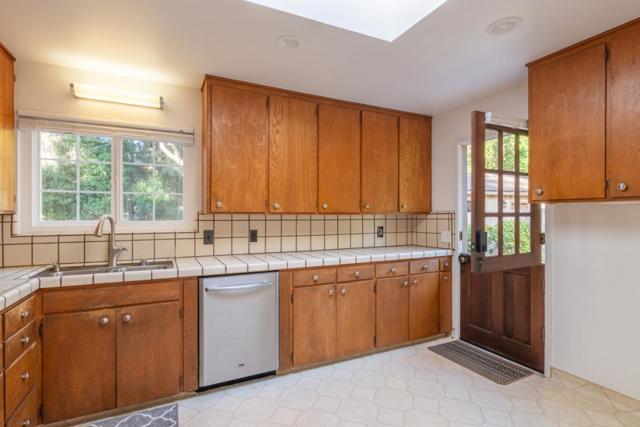 0 2 E of Torres Avenue, Carmel CA: https://media.crmls.org/mediaz/a18da1f1-a8ba-49ca-9113-bf7a836d88f8.jpg