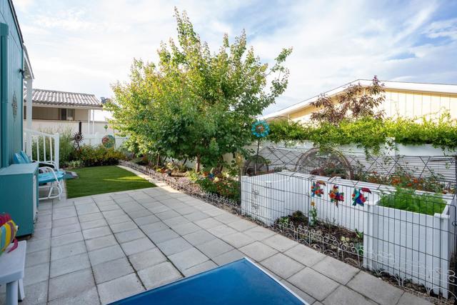 1212 H St, Ramona CA: https://media.crmls.org/mediaz/a18ea414-6ec0-4de6-bbf9-fd859b0c8416.jpg