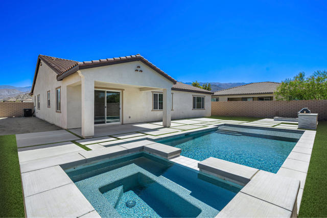 58229 Coral View Way, La Quinta CA: https://media.crmls.org/mediaz/a18ea56d-bd60-4ddb-ac2b-cb739cafc28a.jpg