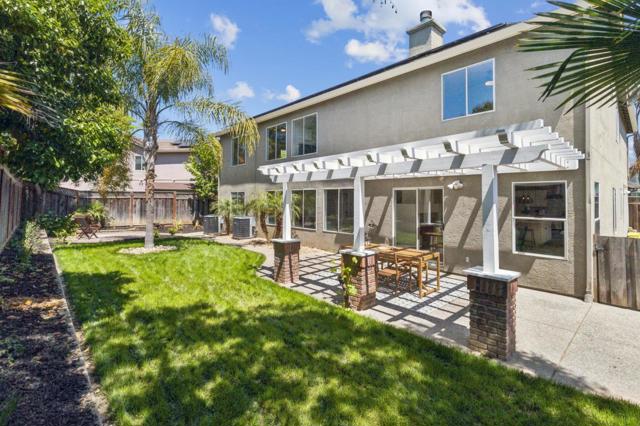 6371 Blackberry Court, Gilroy CA: https://media.crmls.org/mediaz/a18f1695-dc6f-42de-a8b0-b82b6ad5b085.jpg