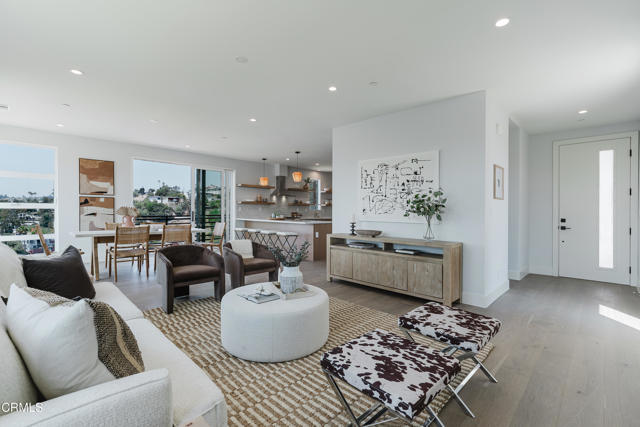 3870 W Point Drive, Los Angeles CA: https://media.crmls.org/mediaz/a18f359f-a9a2-450c-8534-39390aad784f.jpg
