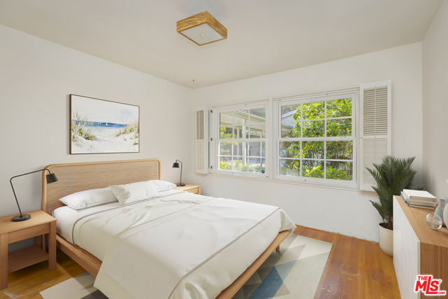 12146 Travis Street, Los Angeles CA: https://media.crmls.org/mediaz/a18f43eb-1a1c-4300-9ec8-d39ad9030297.jpg