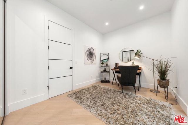 4637 Dunas Lane, Tarzana CA: https://media.crmls.org/mediaz/a190b902-a51d-404f-888f-3c212f634689.jpg