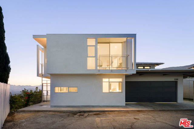 6300 Mulholland Highway, Los Angeles CA: https://media.crmls.org/mediaz/a1913ff5-7d50-4440-94d3-075baa916d03.jpg