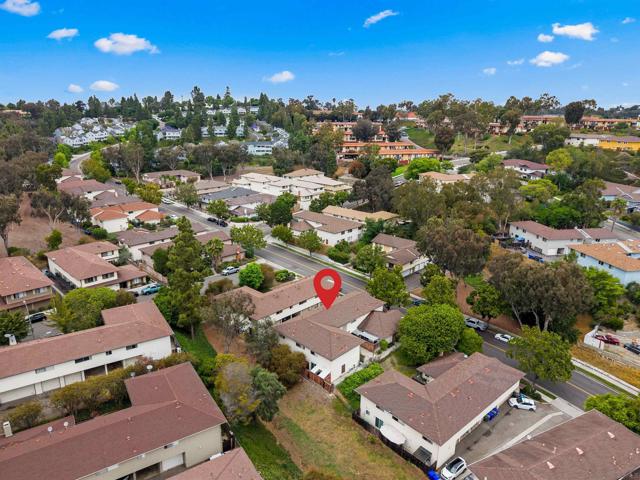 2139 Via Esmarca, Oceanside CA: https://media.crmls.org/mediaz/a1916807-750b-4ddd-8984-c63656e18c62.jpg