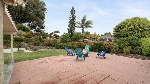 271 E Rienstra Street, Chula Vista CA: https://media.crmls.org/mediaz/a191958d-558b-4709-9ffa-47ecb174b5b7.jpg