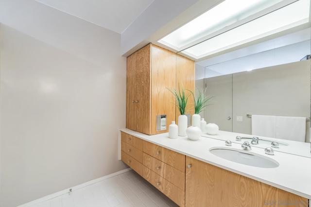 3200 6th Avenue, San Diego CA: https://media.crmls.org/mediaz/a192c596-3db9-478e-82ac-d935596dc47b.jpg