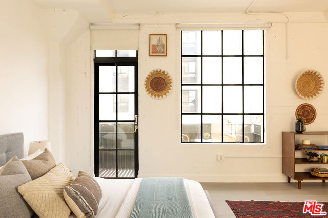 200 N San Fernando Road, Los Angeles CA: https://media.crmls.org/mediaz/a1931354-5f03-45f1-b80b-c5281f02115f.jpg