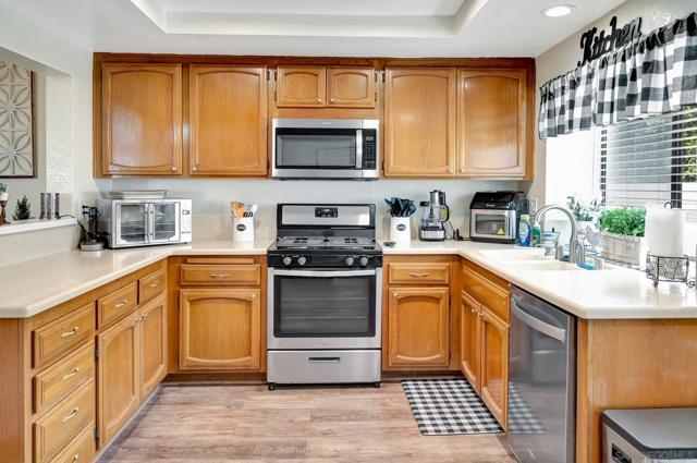 15628 Via Marchena, San Diego CA: https://media.crmls.org/mediaz/a1934585-b181-488d-b183-b98bbb975882.jpg