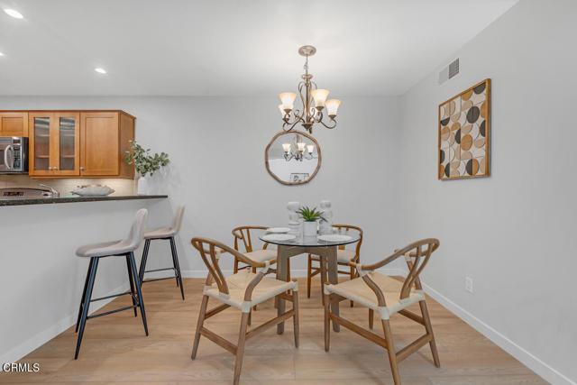 Detail Gallery Image 6 of 29 For 601 E California Bld #302,  Pasadena,  CA 91106 - 2 Beds | 2 Baths