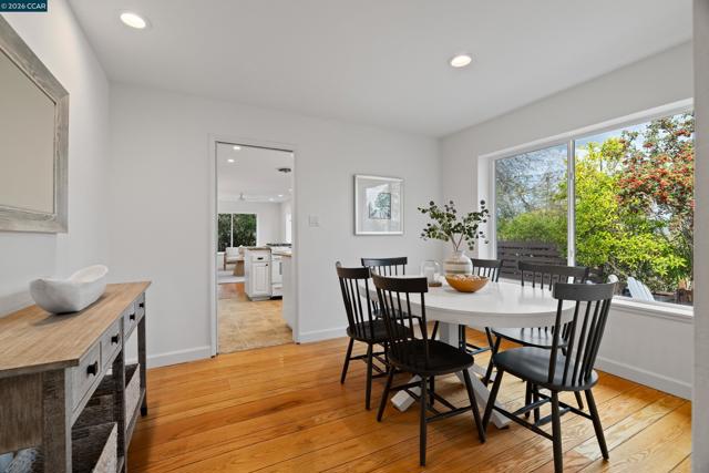 2080 Essenay Ave, Walnut Creek CA: https://media.crmls.org/mediaz/a19360b0-457e-4d4e-b17a-6d137ba5dfe8.jpg