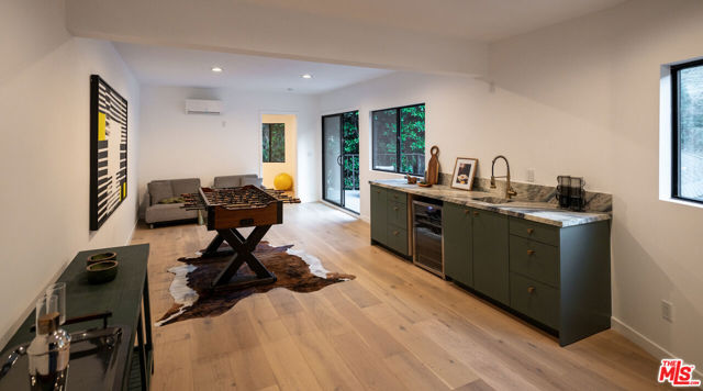 2247 Chelan Place, Los Angeles CA: https://media.crmls.org/mediaz/a1938529-dd9c-43b9-8fac-e93149ae2687.jpg